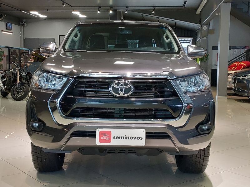 Toyota HILUX 2.8 D-4D TURBO DIESEL CD SRV 4X4 AUTOMÁTICO 2021/2021 BETIOLO NOVOS E SEMINOVOS LAJEADO / Carros no Vale