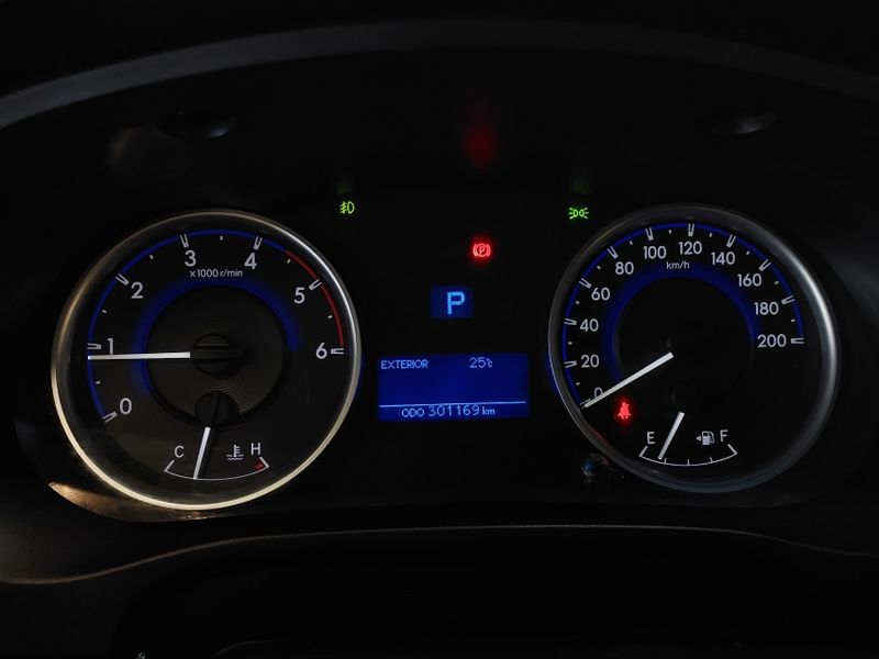 Toyota HILUX 2.8 SR 4X4 CD 16V DIESEL 4P AUTOMÁTICO 2016/2016 BETIOLO NOVOS E SEMINOVOS LAJEADO / Carros no Vale Toyota HILUX 2.8 SR 4X4 CD 16V DIESEL 4P AUTOMÁTICO 2016/2016 BETIOLO NOVOS E SEMINOVOS LAJEADO / Carros no Vale