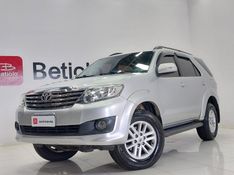 Toyota HILUX SW4 2.7 SR 4X2 16V FLEX 4P AUTOMÁTICO 2014/2014 BETIOLO NOVOS E SEMINOVOS LAJEADO / Carros no Vale