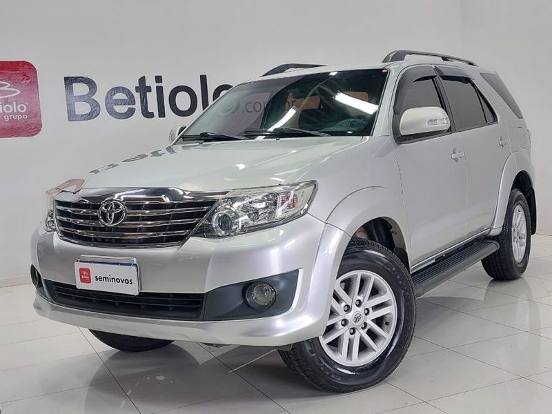 Toyota HILUX SW4 2.7 SR 4X2 16V FLEX 4P AUTOMÁTICO 2014/2014 BETIOLO NOVOS E SEMINOVOS LAJEADO / Carros no Vale Toyota HILUX SW4 2.7 SR 4X2 16V FLEX 4P AUTOMÁTICO 2014/2014 BETIOLO NOVOS E SEMINOVOS LAJEADO / Carros no Vale
