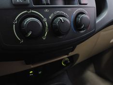 Toyota HILUX SW4 2.7 SR 4X2 16V FLEX 4P AUTOMÁTICO 2014/2014 BETIOLO NOVOS E SEMINOVOS LAJEADO / Carros no Vale