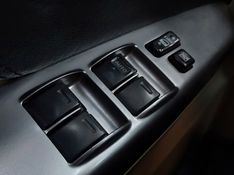 Toyota HILUX SW4 2.7 SR 4X2 16V FLEX 4P AUTOMÁTICO 2014/2014 BETIOLO NOVOS E SEMINOVOS LAJEADO / Carros no Vale