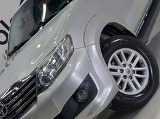 Toyota HILUX SW4 2.7 SR 4X2 16V FLEX 4P AUTOMÁTICO 2014/2014 BETIOLO NOVOS E SEMINOVOS LAJEADO / Carros no Vale