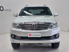 Toyota HILUX SW4 2.7 SR 4X2 16V FLEX 4P AUTOMÁTICO 2014/2014 BETIOLO NOVOS E SEMINOVOS LAJEADO / Carros no Vale