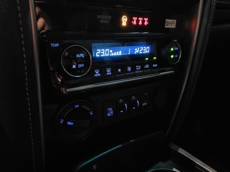 Toyota HILUX SW4 2.8 D-4D TURBO DIESEL SRX 4X4 AUTOMÁTICO 2022/2022 BETIOLO NOVOS E SEMINOVOS LAJEADO / Carros no Vale Toyota HILUX SW4 2.8 D-4D TURBO DIESEL SRX 4X4 AUTOMÁTICO 2022/2022 BETIOLO NOVOS E SEMINOVOS LAJEADO / Carros no Vale