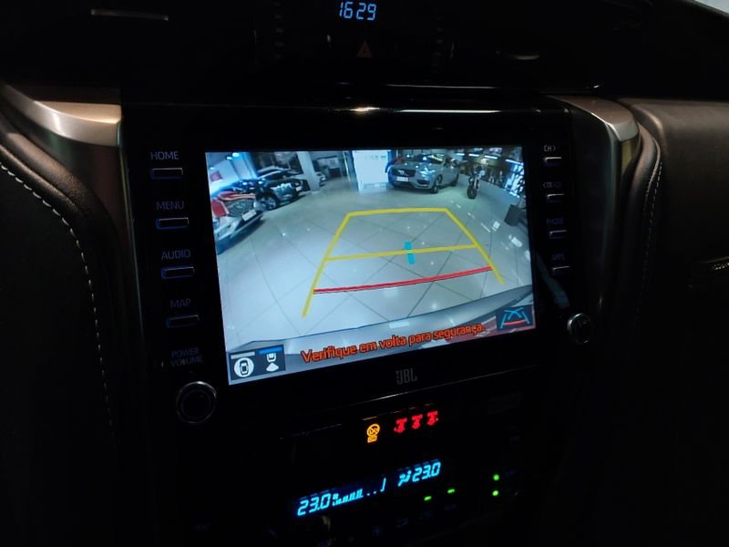 Toyota HILUX SW4 2.8 D-4D TURBO DIESEL SRX 4X4 AUTOMÁTICO 2022/2022 BETIOLO NOVOS E SEMINOVOS LAJEADO / Carros no Vale Toyota HILUX SW4 2.8 D-4D TURBO DIESEL SRX 4X4 AUTOMÁTICO 2022/2022 BETIOLO NOVOS E SEMINOVOS LAJEADO / Carros no Vale