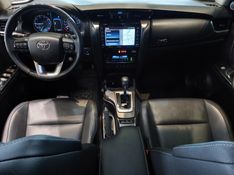 Toyota HILUX SW4 2.8 D-4D TURBO DIESEL SRX 4X4 AUTOMÁTICO 2022/2022 BETIOLO NOVOS E SEMINOVOS LAJEADO / Carros no Vale