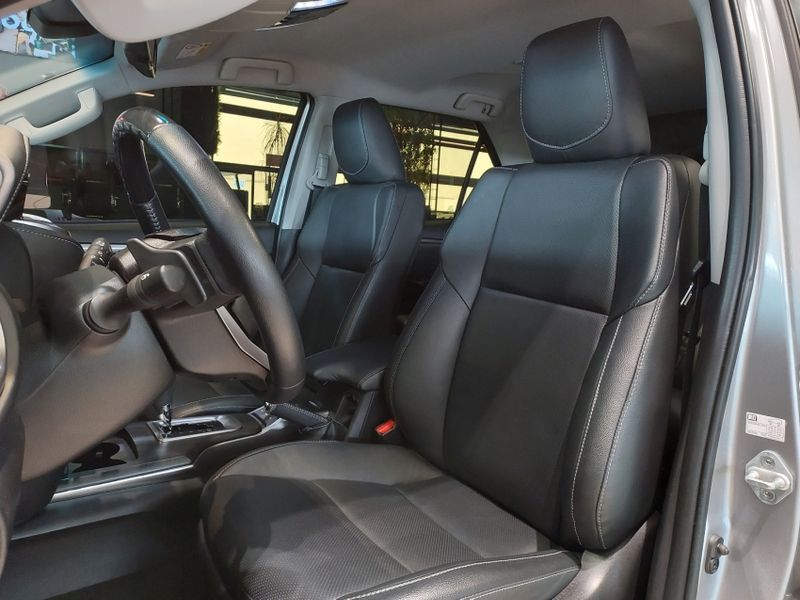 Toyota HILUX SW4 2.8 D-4D TURBO DIESEL SRX 4X4 AUTOMÁTICO 2022/2022 BETIOLO NOVOS E SEMINOVOS LAJEADO / Carros no Vale Toyota HILUX SW4 2.8 D-4D TURBO DIESEL SRX 4X4 AUTOMÁTICO 2022/2022 BETIOLO NOVOS E SEMINOVOS LAJEADO / Carros no Vale