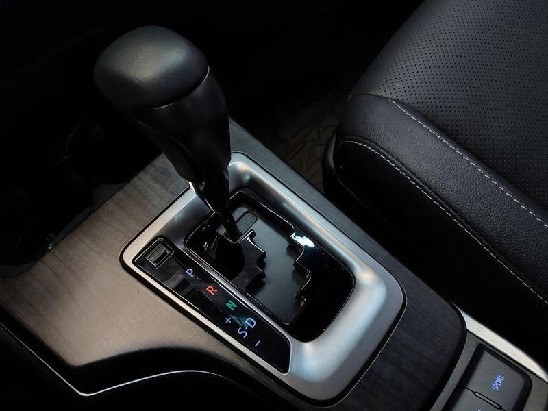 Toyota HILUX SW4 2.8 D-4D TURBO DIESEL SRX PLATINUM 7L 4X4 AUTOMÁTICO 2025/2025 BETIOLO NOVOS E SEMINOVOS LAJEADO / Carros no Vale