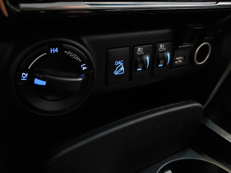 Toyota HILUX SW4 2.8 D-4D TURBO DIESEL SRX PLATINUM 7L 4X4 AUTOMÁTICO 2025/2025 BETIOLO NOVOS E SEMINOVOS LAJEADO / Carros no Vale