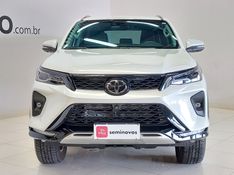 Toyota HILUX SW4 2.8 D-4D TURBO DIESEL SRX PLATINUM 7L 4X4 AUTOMÁTICO 2025/2025 BETIOLO NOVOS E SEMINOVOS LAJEADO / Carros no Vale