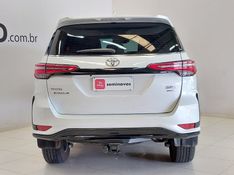 Toyota HILUX SW4 2.8 D-4D TURBO DIESEL SRX PLATINUM 7L 4X4 AUTOMÁTICO 2025/2025 BETIOLO NOVOS E SEMINOVOS LAJEADO / Carros no Vale