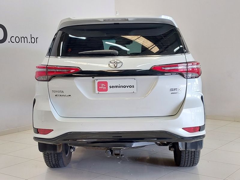 Toyota HILUX SW4 2.8 D-4D TURBO DIESEL SRX PLATINUM 7L 4X4 AUTOMÁTICO 2025/2025 BETIOLO NOVOS E SEMINOVOS LAJEADO / Carros no Vale