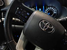 Toyota HILUX SW4 2.8 SRX 4X4 16V TURBO INTERCOOLER DIESEL 4P AUTOMÁTICO 2019/2019 BETIOLO NOVOS E SEMINOVOS LAJEADO / Carros no Vale