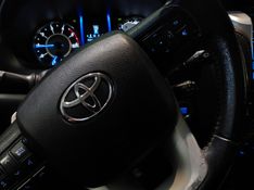Toyota HILUX SW4 2.8 SRX 4X4 16V TURBO INTERCOOLER DIESEL 4P AUTOMÁTICO 2019/2019 BETIOLO NOVOS E SEMINOVOS LAJEADO / Carros no Vale