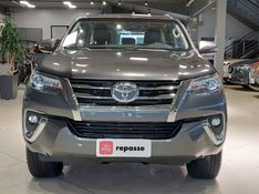 Toyota HILUX SW4 2.8 SRX 4X4 16V TURBO INTERCOOLER DIESEL 4P AUTOMÁTICO 2019/2019 BETIOLO NOVOS E SEMINOVOS LAJEADO / Carros no Vale