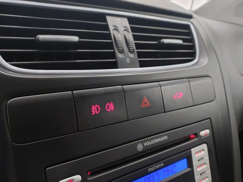 Volkswagen CROSSFOX 1.6 MI FLEX 8V 4P MANUAL 2011/2011 BETIOLO NOVOS E SEMINOVOS LAJEADO / Carros no Vale Volkswagen CROSSFOX 1.6 MI FLEX 8V 4P MANUAL 2011/2011 BETIOLO NOVOS E SEMINOVOS LAJEADO / Carros no Vale