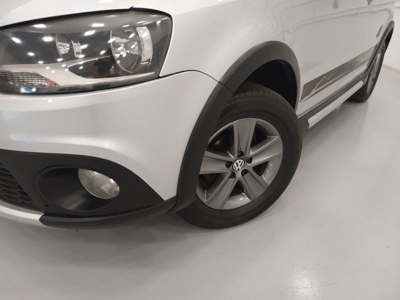 Volkswagen CROSSFOX 1.6 MI FLEX 8V 4P MANUAL 2011/2011 BETIOLO NOVOS E SEMINOVOS LAJEADO / Carros no Vale Volkswagen CROSSFOX 1.6 MI FLEX 8V 4P MANUAL 2011/2011 BETIOLO NOVOS E SEMINOVOS LAJEADO / Carros no Vale