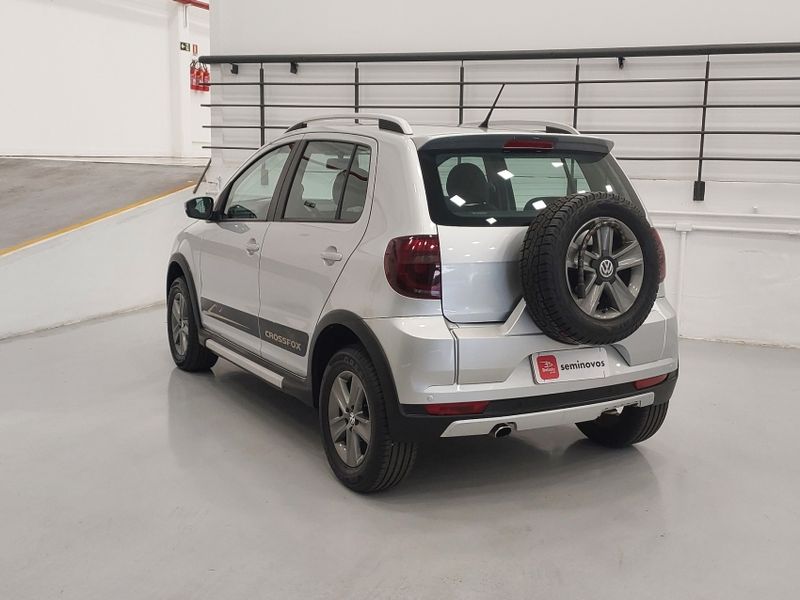 Volkswagen CROSSFOX 1.6 MI FLEX 8V 4P MANUAL 2011/2011 BETIOLO NOVOS E SEMINOVOS LAJEADO / Carros no Vale Volkswagen CROSSFOX 1.6 MI FLEX 8V 4P MANUAL 2011/2011 BETIOLO NOVOS E SEMINOVOS LAJEADO / Carros no Vale