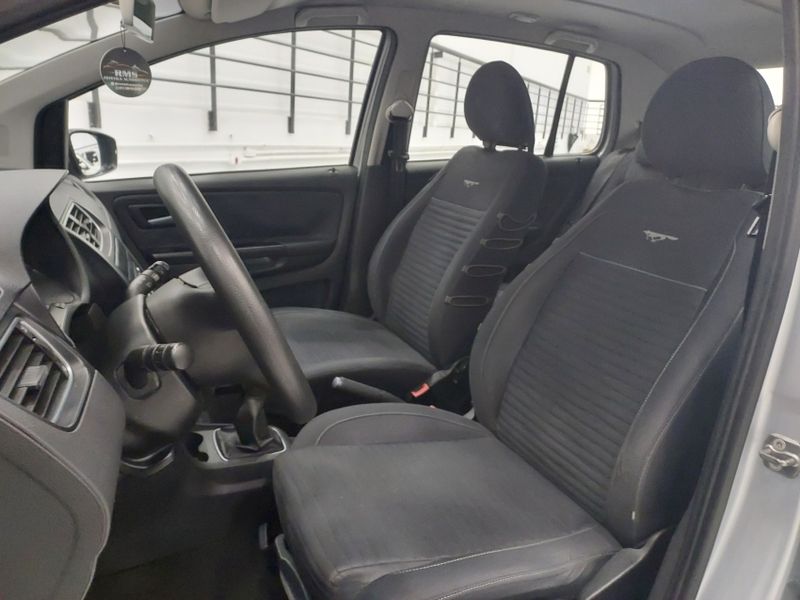 Volkswagen CROSSFOX 1.6 MI FLEX 8V 4P MANUAL 2011/2011 BETIOLO NOVOS E SEMINOVOS LAJEADO / Carros no Vale Volkswagen CROSSFOX 1.6 MI FLEX 8V 4P MANUAL 2011/2011 BETIOLO NOVOS E SEMINOVOS LAJEADO / Carros no Vale