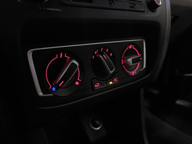 Volkswagen FOX 1.6 MSI PEPPER 16V FLEX 4P AUTOMATIZADO 2015/2015 BETIOLO NOVOS E SEMINOVOS LAJEADO / Carros no Vale Volkswagen FOX 1.6 MSI PEPPER 16V FLEX 4P AUTOMATIZADO 2015/2015 BETIOLO NOVOS E SEMINOVOS LAJEADO / Carros no Vale