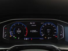 Volkswagen NIVUS 1.0 200 TSI TOTAL FLEX HIGHLINE AUTOMÁTICO 2022/2023 BETIOLO NOVOS E SEMINOVOS LAJEADO / Carros no Vale