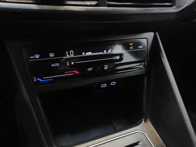 Volkswagen NIVUS 1.0 200 TSI TOTAL FLEX HIGHLINE AUTOMÁTICO 2022/2023 BETIOLO NOVOS E SEMINOVOS LAJEADO / Carros no Vale