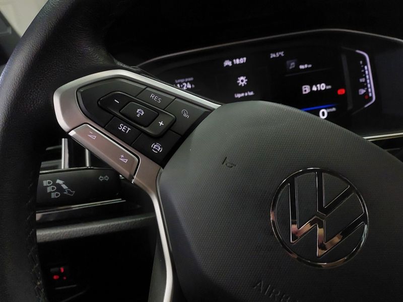 Volkswagen NIVUS 1.0 200 TSI TOTAL FLEX HIGHLINE AUTOMÁTICO 2022/2022 BETIOLO NOVOS E SEMINOVOS LAJEADO / Carros no Vale