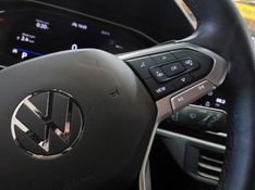 Volkswagen NIVUS 1.0 200 TSI TOTAL FLEX HIGHLINE AUTOMÁTICO 2022/2022 BETIOLO NOVOS E SEMINOVOS LAJEADO / Carros no Vale