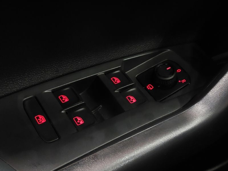 Volkswagen NIVUS 1.0 200 TSI TOTAL FLEX HIGHLINE AUTOMÁTICO 2022/2022 BETIOLO NOVOS E SEMINOVOS LAJEADO / Carros no Vale