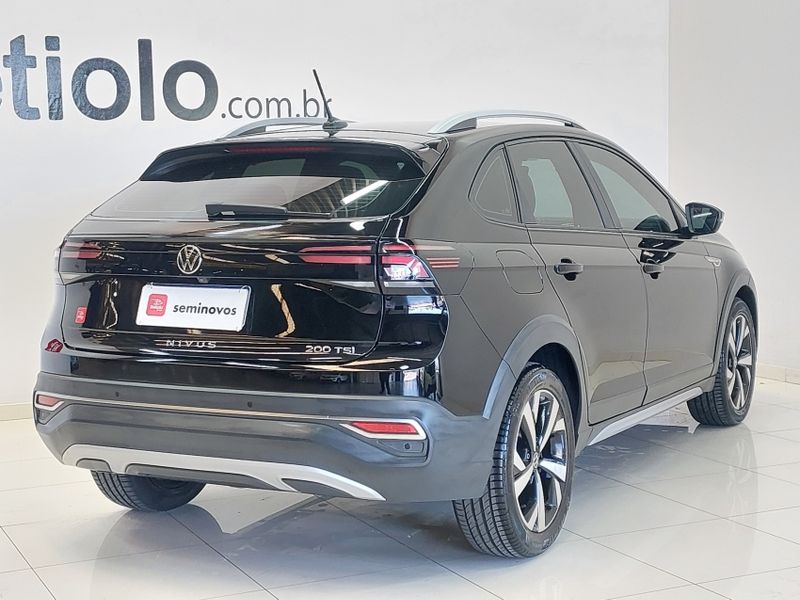 Volkswagen NIVUS 1.0 200 TSI TOTAL FLEX HIGHLINE AUTOMÁTICO 2022/2023 BETIOLO NOVOS E SEMINOVOS LAJEADO / Carros no Vale