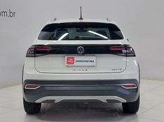 Volkswagen NIVUS 1.0 200 TSI TOTAL FLEX HIGHLINE AUTOMÁTICO 2022/2022 BETIOLO NOVOS E SEMINOVOS LAJEADO / Carros no Vale