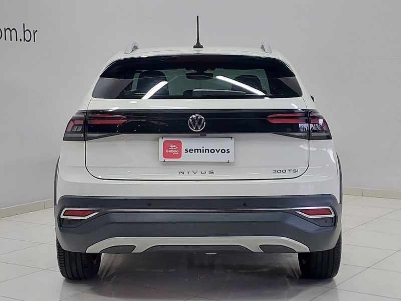 Volkswagen NIVUS 1.0 200 TSI TOTAL FLEX HIGHLINE AUTOMÁTICO 2022/2022 BETIOLO NOVOS E SEMINOVOS LAJEADO / Carros no Vale