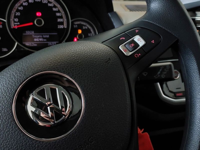 Volkswagen UP 1.0 170 TSI TOTAL FLEX XTREME 4P MANUAL 2021/2021 BETIOLO NOVOS E SEMINOVOS LAJEADO / Carros no Vale