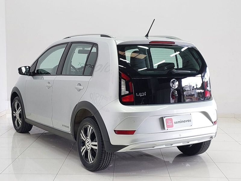 Volkswagen UP 1.0 170 TSI TOTAL FLEX XTREME 4P MANUAL 2021/2021 BETIOLO NOVOS E SEMINOVOS LAJEADO / Carros no Vale