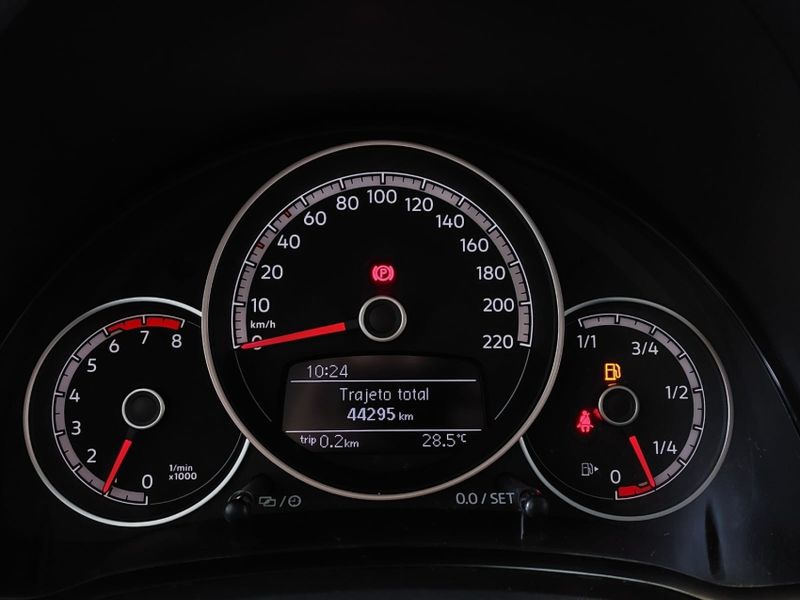 Volkswagen UP 1.0 170 TSI TOTAL FLEX XTREME 4P MANUAL 2021/2021 BETIOLO NOVOS E SEMINOVOS LAJEADO / Carros no Vale