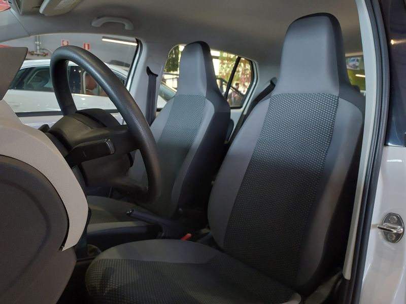 Volkswagen UP 1.0 MPI MOVE UP 12V FLEX 4P MANUAL 2016/2017 BETIOLO NOVOS E SEMINOVOS LAJEADO / Carros no Vale