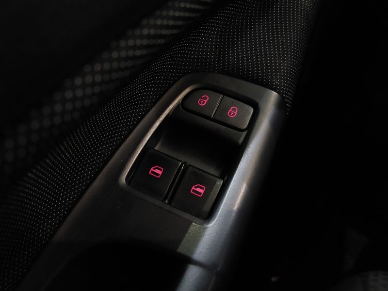 Volkswagen VOYAGE 1.0 12V MPI TOTALFLEX 4P MANUAL 2022/2023 BETIOLO NOVOS E SEMINOVOS LAJEADO / Carros no Vale Volkswagen VOYAGE 1.0 12V MPI TOTALFLEX 4P MANUAL 2022/2023 BETIOLO NOVOS E SEMINOVOS LAJEADO / Carros no Vale