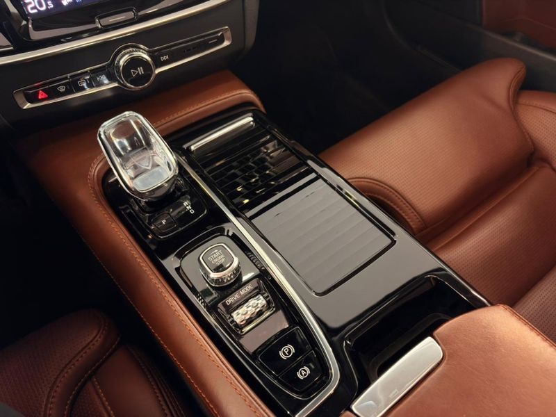 Volvo S90 2.0 T8 HYBRID INSCRIPTION AWD GEARTRONIC 2019/2020 BETIOLO NOVOS E SEMINOVOS LAJEADO / Carros no Vale Volvo S90 2.0 T8 HYBRID INSCRIPTION AWD GEARTRONIC 2019/2020 BETIOLO NOVOS E SEMINOVOS LAJEADO / Carros no Vale