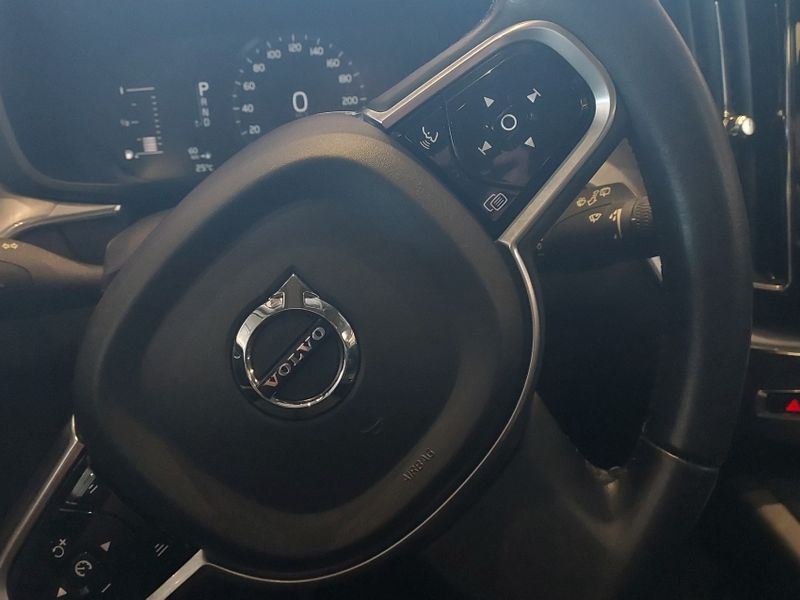 Volvo XC60 2.0 T5 GASOLINA MOMENTUM AWD GEARTRONIC 2017/2018 BETIOLO NOVOS E SEMINOVOS LAJEADO / Carros no Vale