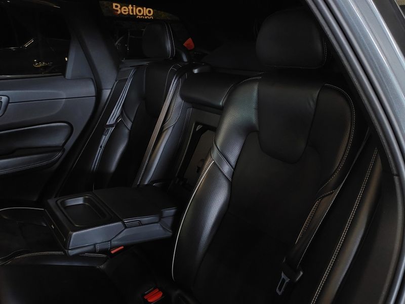 Volvo XC60 2.0 T5 GASOLINA R-DESIGN AWD GEARTRONIC 2017/2018 BETIOLO NOVOS E SEMINOVOS LAJEADO / Carros no Vale