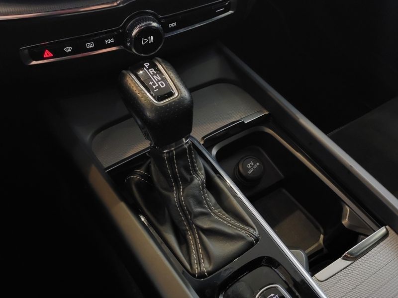 Volvo XC60 2.0 T5 GASOLINA R-DESIGN AWD GEARTRONIC 2017/2018 BETIOLO NOVOS E SEMINOVOS LAJEADO / Carros no Vale Volvo XC60 2.0 T5 GASOLINA R-DESIGN AWD GEARTRONIC 2017/2018 BETIOLO NOVOS E SEMINOVOS LAJEADO / Carros no Vale