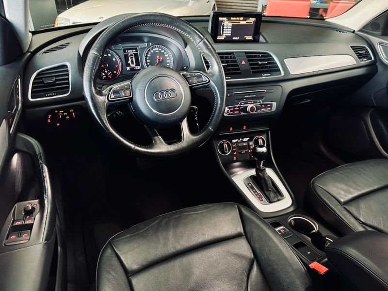 Audi Q3 1.4 TFSI AMBIENTE GASOLINA 4P S TRONIC 2015/2016 CASTELLAN E TOMAZONI MOTORS CAXIAS DO SUL / Carros no Vale