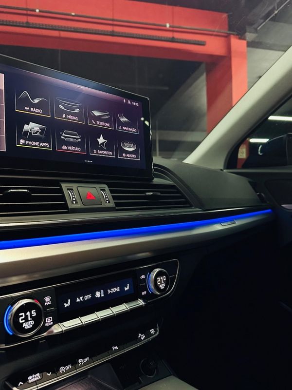 Audi Q5 2.0 45 TFSI GASOLINA S-LINE QUATTRO S TRONIC 2023/2023 CASTELLAN E TOMAZONI MOTORS CAXIAS DO SUL / Carros no Vale