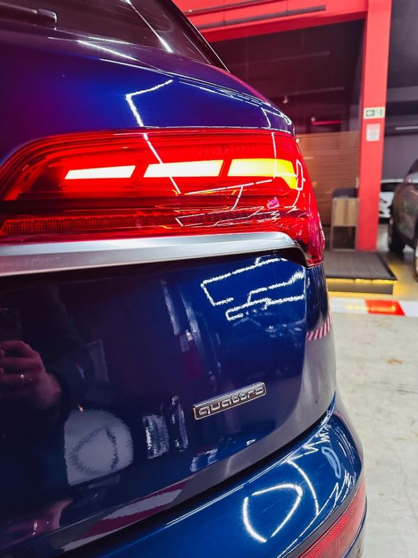 Audi Q5 2.0 45 TFSI GASOLINA S-LINE QUATTRO S TRONIC 2023/2023 CASTELLAN E TOMAZONI MOTORS CAXIAS DO SUL / Carros no Vale