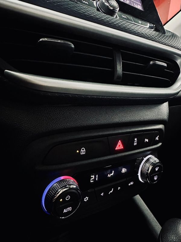 Chevrolet TRACKER 1.2 TURBO FLEX PREMIER AUTOMÁTICO 2024/2024 CASTELLAN E TOMAZONI MOTORS CAXIAS DO SUL / Carros no Vale