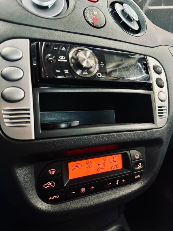 Citroen C3 1.4 I EXCLUSIVE 8V FLEX 4P MANUAL 2011/2012 CASTELLAN E TOMAZONI MOTORS CAXIAS DO SUL / Carros no Vale Citroen C3 1.4 I EXCLUSIVE 8V FLEX 4P MANUAL 2011/2012 CASTELLAN E TOMAZONI MOTORS CAXIAS DO SUL / Carros no Vale