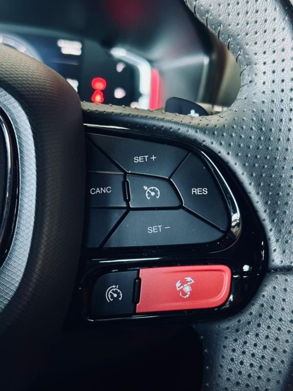 Fiat FASTBACK 1.3 TURBO 270 FLEX LIMITED EDITION AT6 2022/2023 CASTELLAN E TOMAZONI MOTORS CAXIAS DO SUL / Carros no Vale