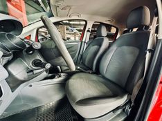 Fiat PUNTO 1.6 ESSENCE 16V FLEX 4P AUTOMATIZADO 2013/2013 CASTELLAN E TOMAZONI MOTORS CAXIAS DO SUL / Carros no Vale