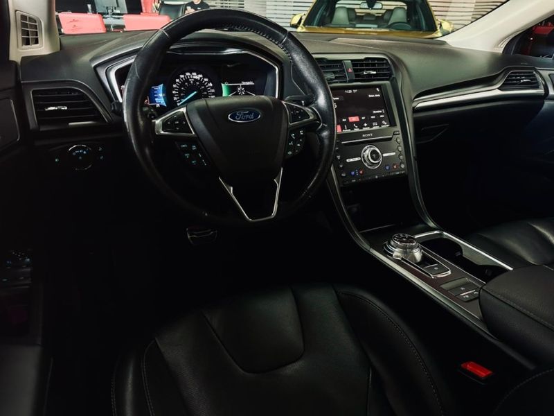 Ford FUSION 2.0 TITANIUM AWD 16V GASOLINA 4P AUTOMÁTICO 2017/2017 CASTELLAN E TOMAZONI MOTORS CAXIAS DO SUL / Carros no Vale